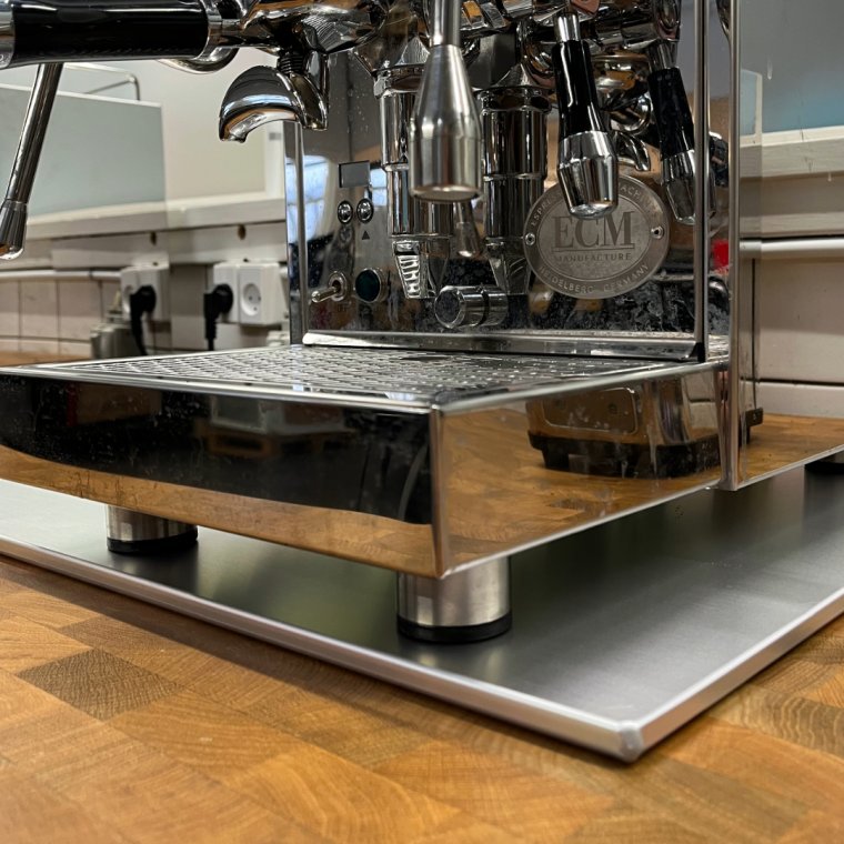 Kantplade til espressomaskiner (Beskyt din bordplade)
